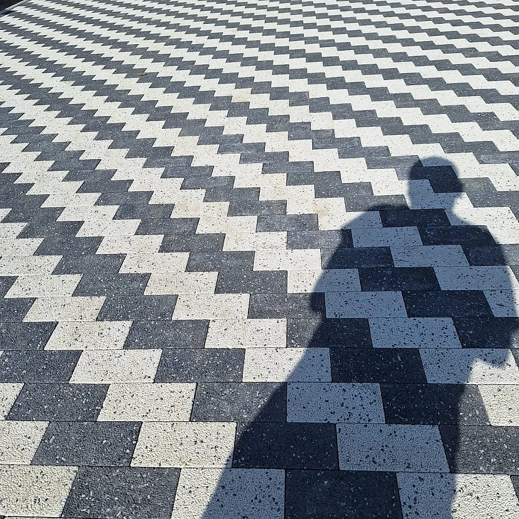 Pavele model caramida cu suprafata de granit